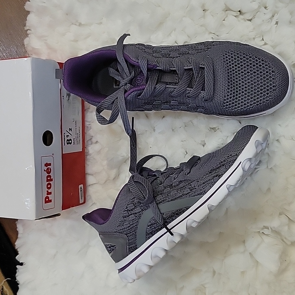 Propet TeavelActiv Axisl grey/purple walking shoes sneakers mesh size 8.5 NEW.…